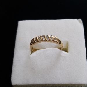 14k gold diamond band size 7